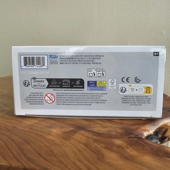 Funko Pop! X-Men Wolverine #39 - Yellow/Black - Picture 8 of 8